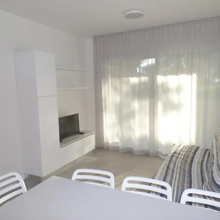 Apartment And Sunny With Balcony In Bibione