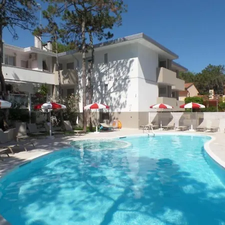 Apartment And Sunny With Balcony In