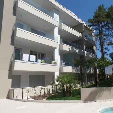 And Sunny With Balcony In Bibione