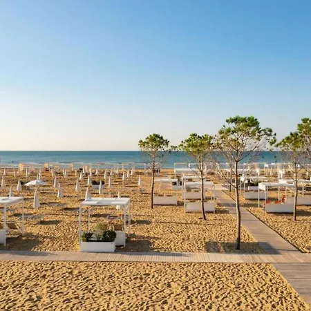 Apartment And Sunny With Balcony In Bibione